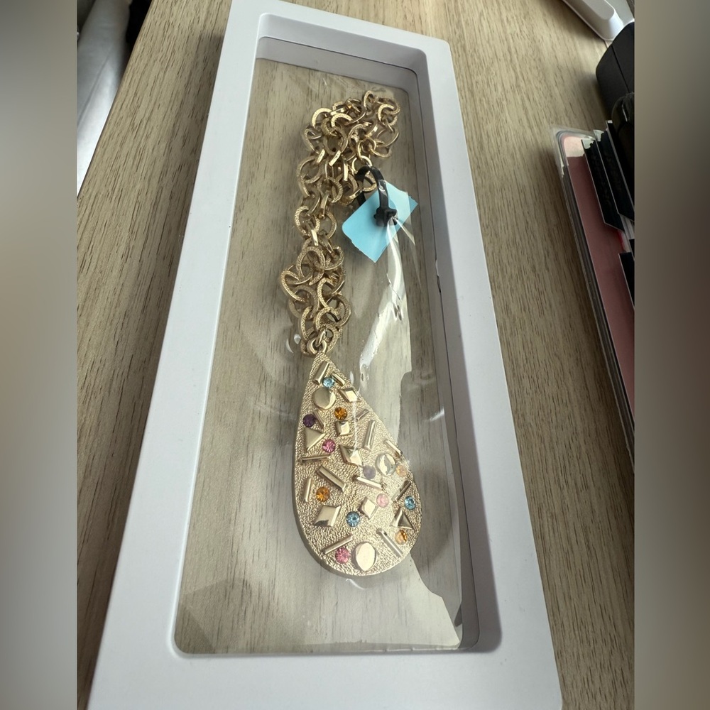 Vintage Sarah Coventry Goldtone Teardrop Pendant Necklace with Multicolor Stones - Picture 6 of 6